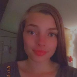 Meet your Posher, Chloe